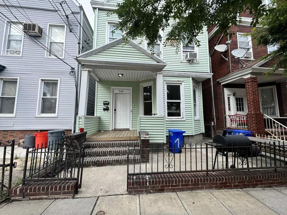 316 21ST ST Union City, NJ 07087