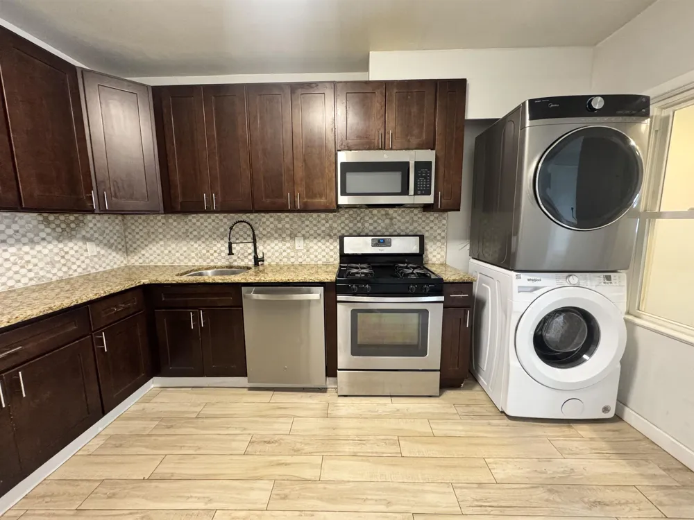 316 21ST ST Union City, NJ 07087