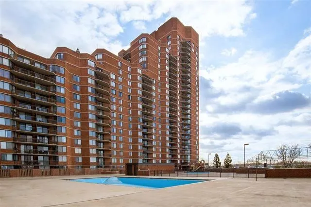 408 HARMON COVE TOWER Secaucus, NJ 07094