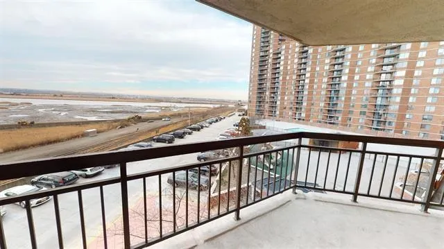 408 HARMON COVE TOWER Secaucus, NJ 07094