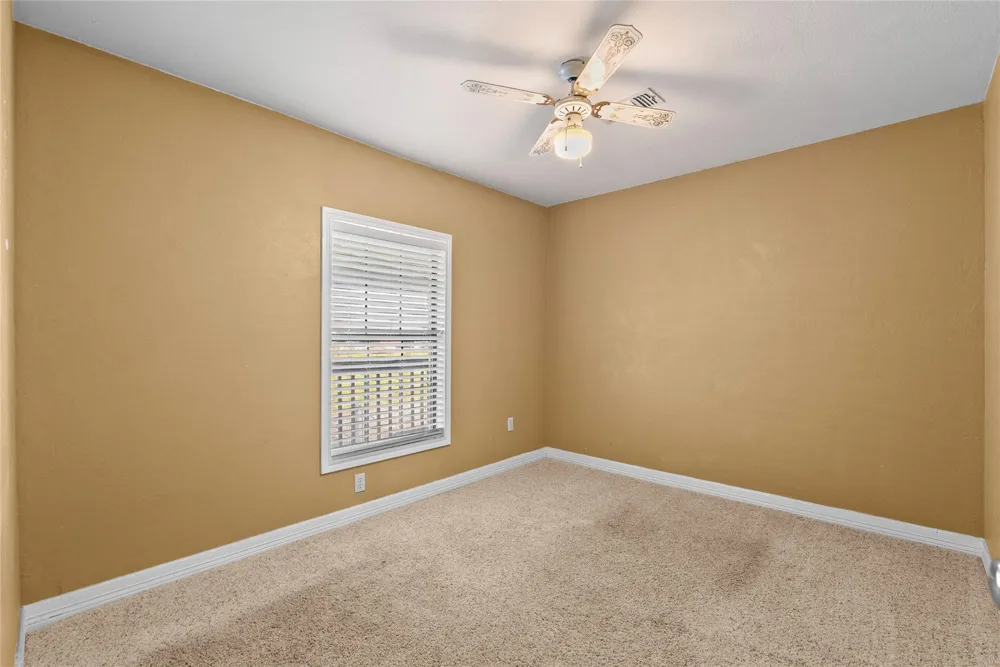 7108 E Hunter Drive Hitchcock, TX 77563