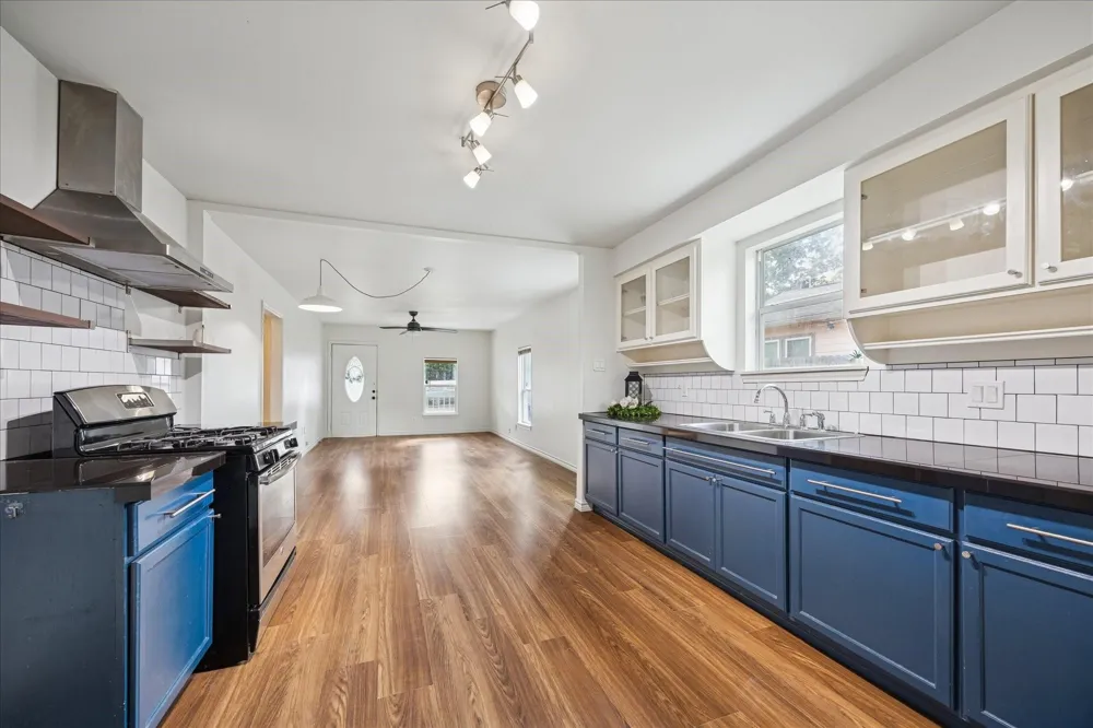 7933 Elwood Street Houston, TX 77012