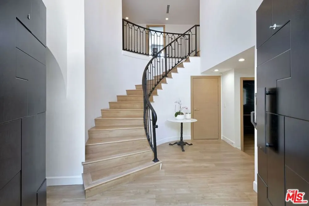 9664 Andora Avenue Los Angeles, CA 91311