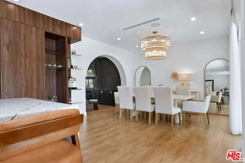 9664 Andora Avenue Los Angeles, CA 91311