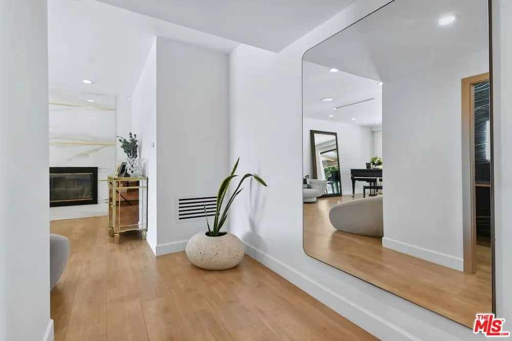 9664 Andora Avenue Los Angeles, CA 91311