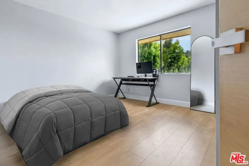 9664 Andora Avenue Los Angeles, CA 91311