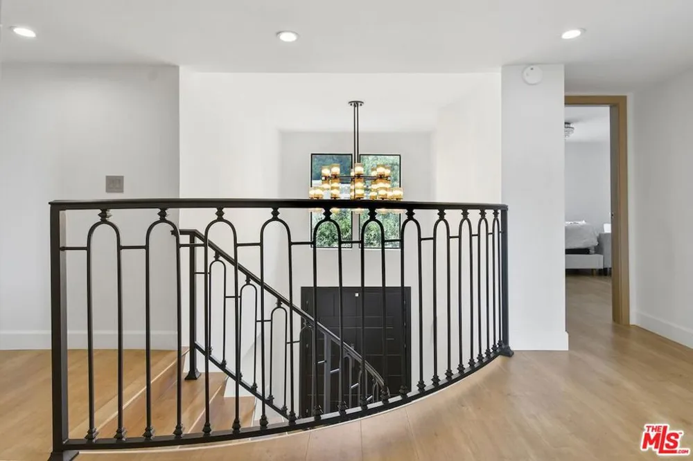 9664 Andora Avenue Los Angeles, CA 91311