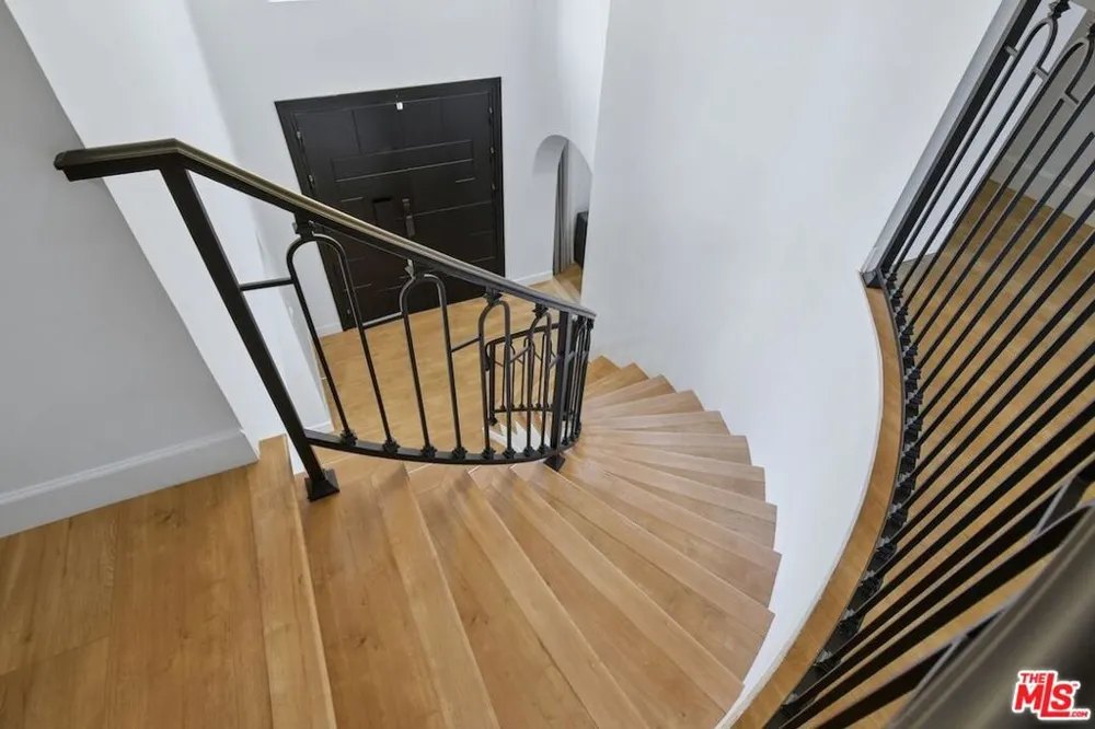 9664 Andora Avenue Los Angeles, CA 91311