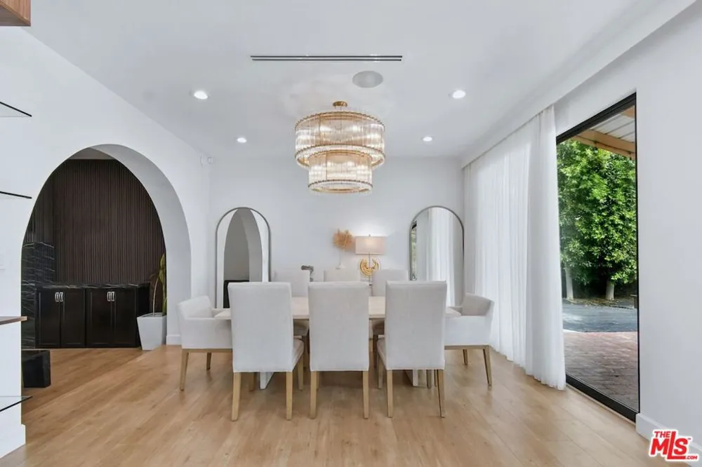 9664 Andora Avenue Los Angeles, CA 91311