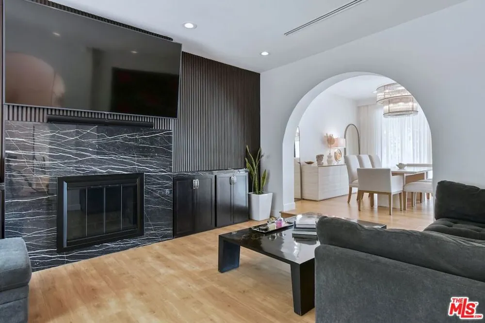 9664 Andora Avenue Los Angeles, CA 91311