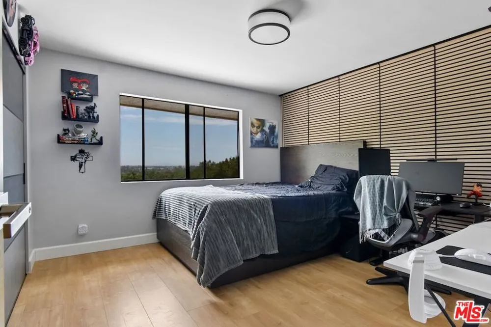 9664 Andora Avenue Los Angeles, CA 91311