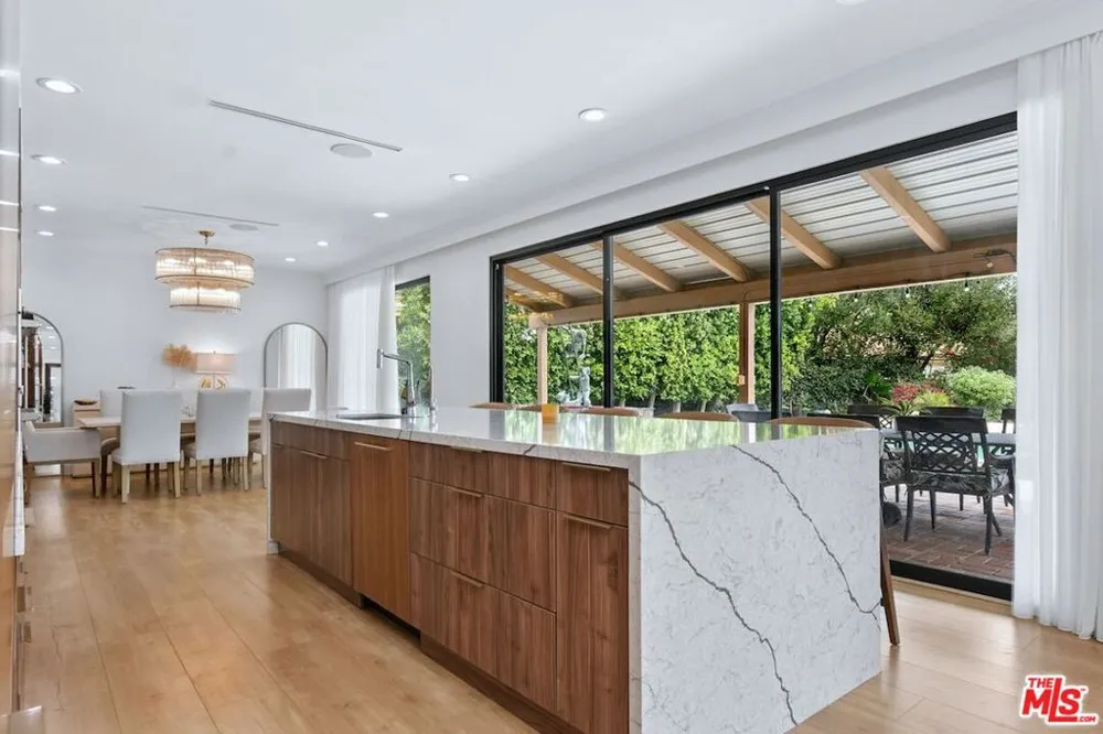 9664 Andora Avenue Los Angeles, CA 91311