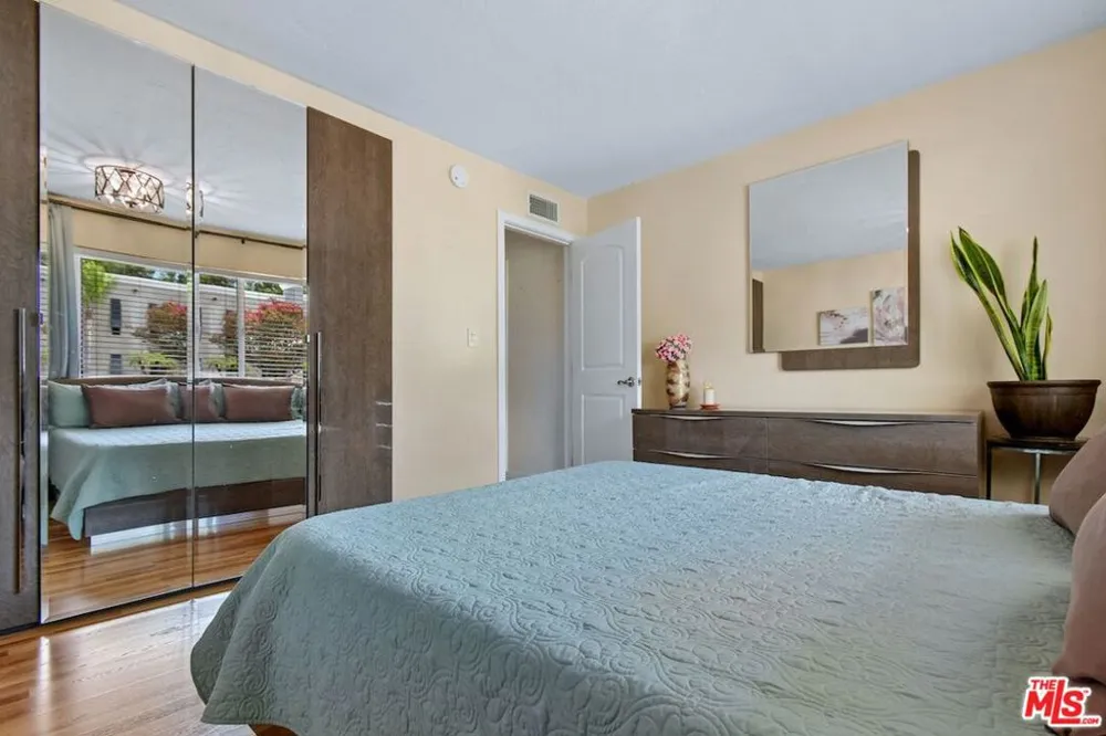 9664 Andora Avenue Los Angeles, CA 91311