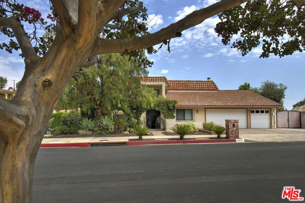 9664 Andora Avenue Los Angeles, CA 91311