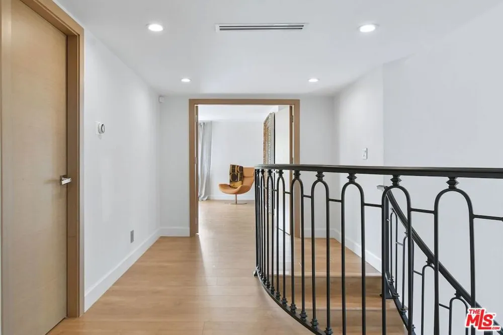 9664 Andora Avenue Los Angeles, CA 91311