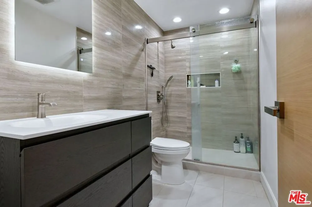 9664 Andora Avenue Los Angeles, CA 91311