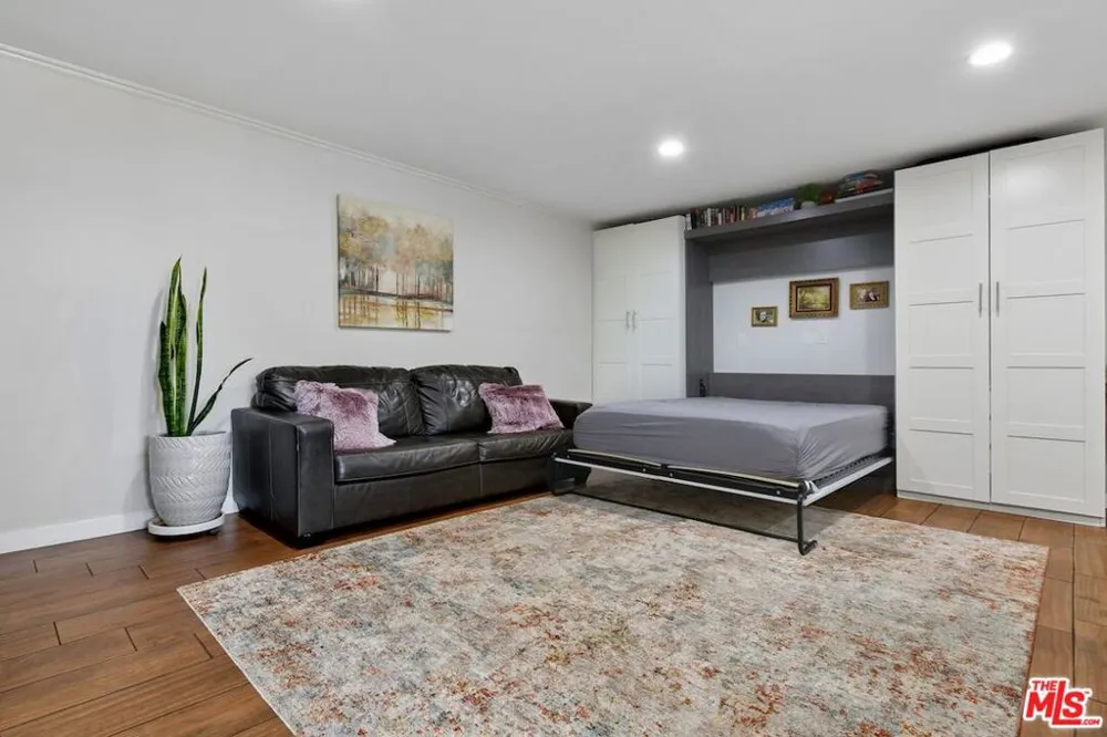 9664 Andora Avenue Los Angeles, CA 91311
