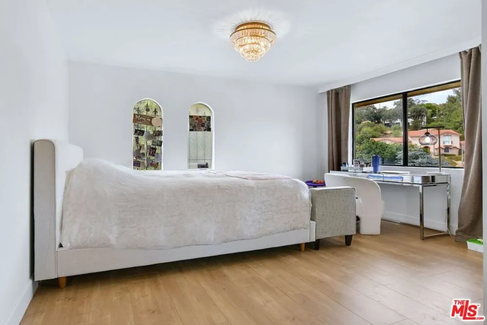 9664 Andora Avenue Los Angeles, CA 91311