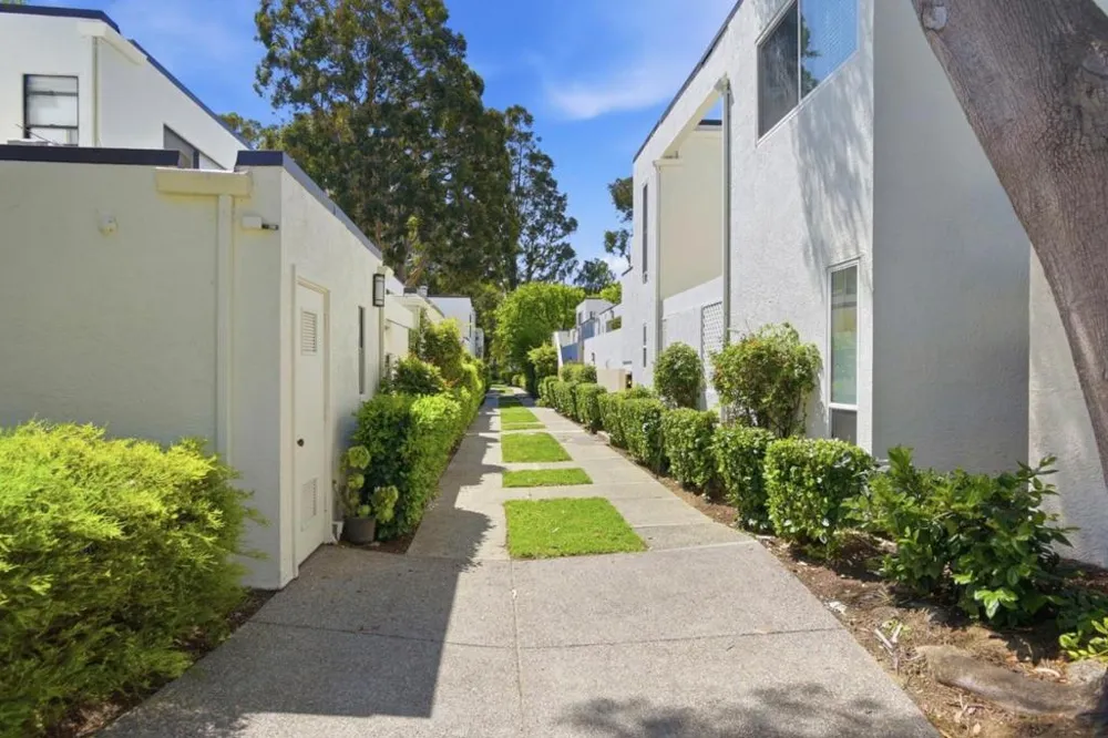 1919 Alameda De Las Pulgas #75 San Mateo, CA 94403