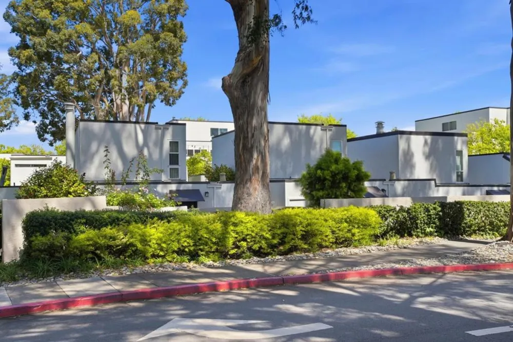 1919 Alameda De Las Pulgas #75 San Mateo, CA 94403