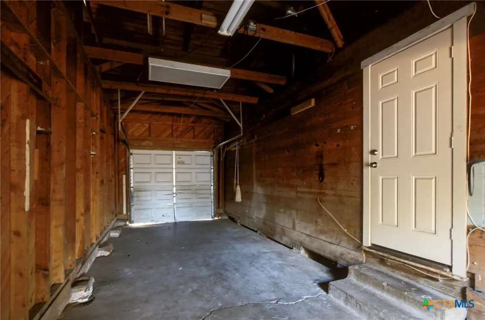2514 Cardinal Street Victoria, TX 77901