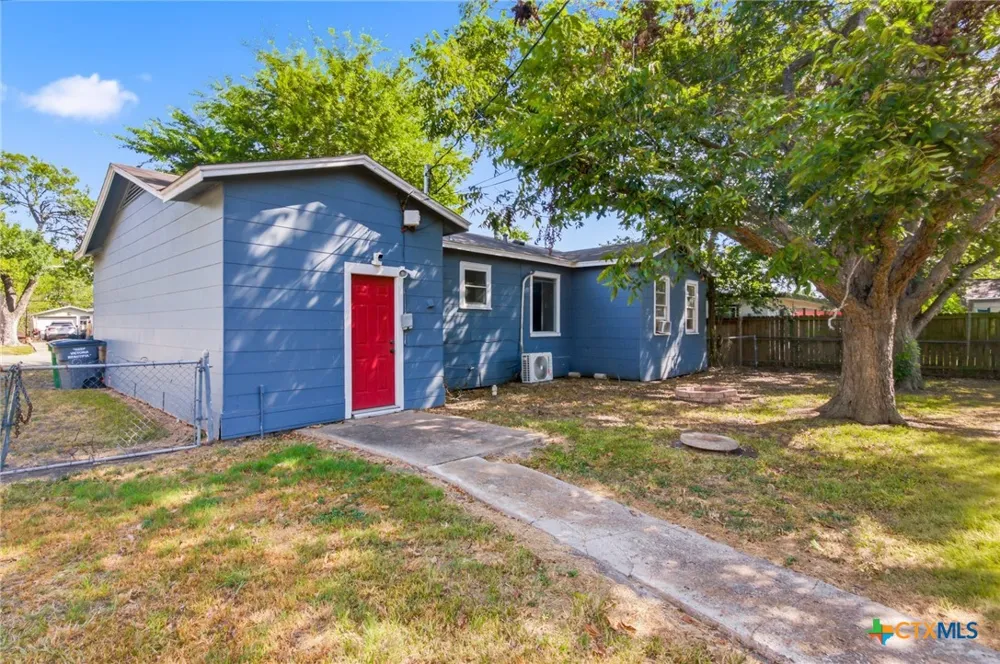 2514 Cardinal Street Victoria, TX 77901