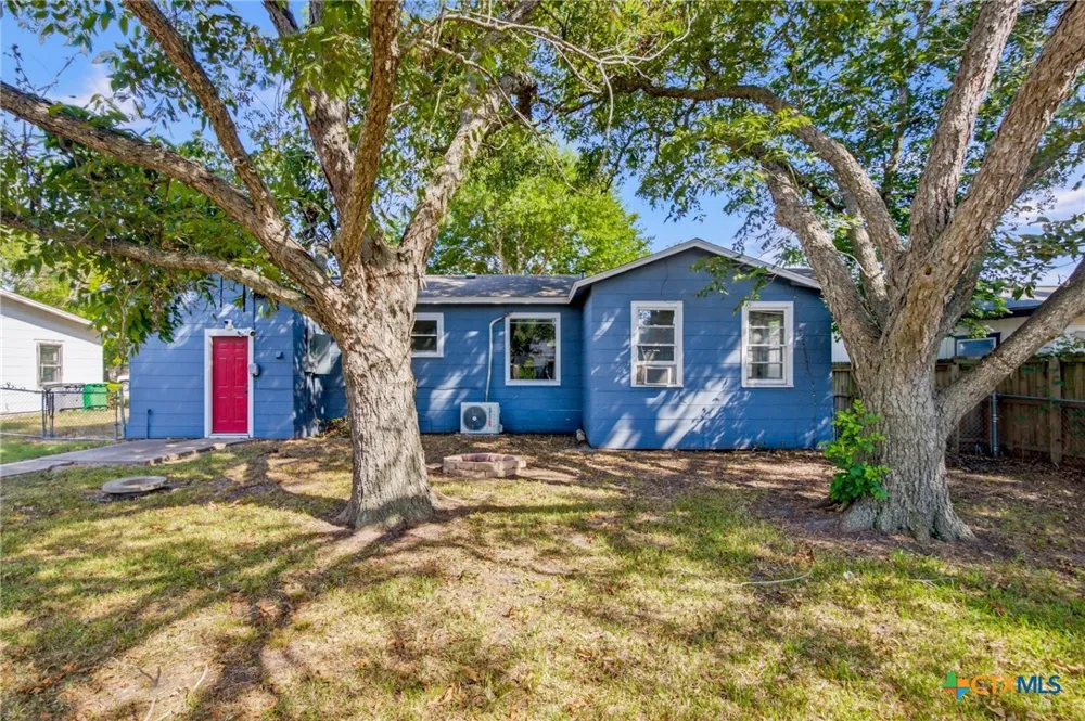 2514 Cardinal Street Victoria, TX 77901