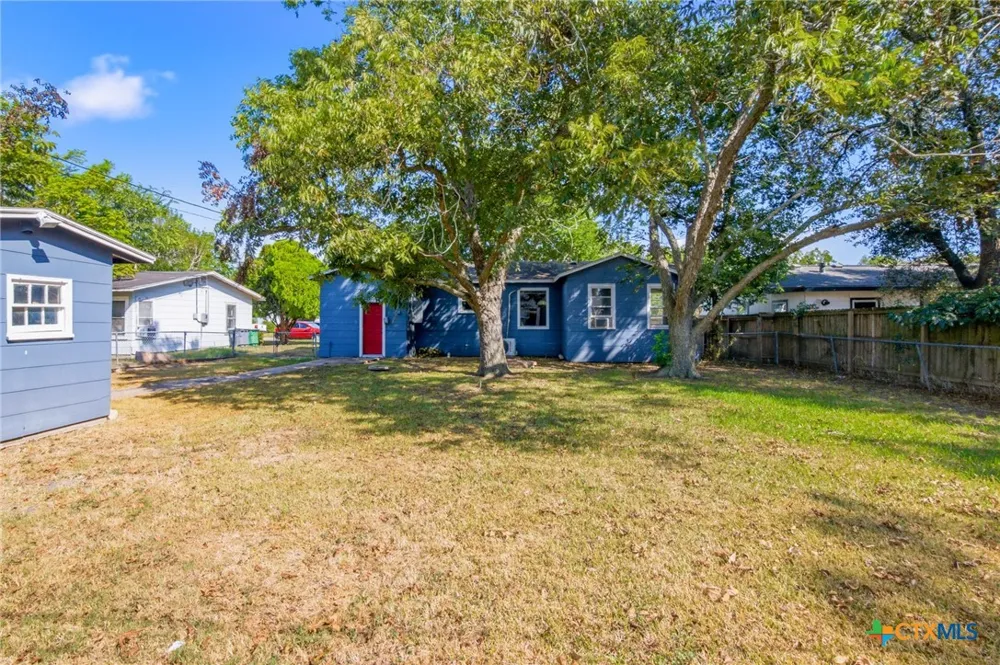 2514 Cardinal Street Victoria, TX 77901