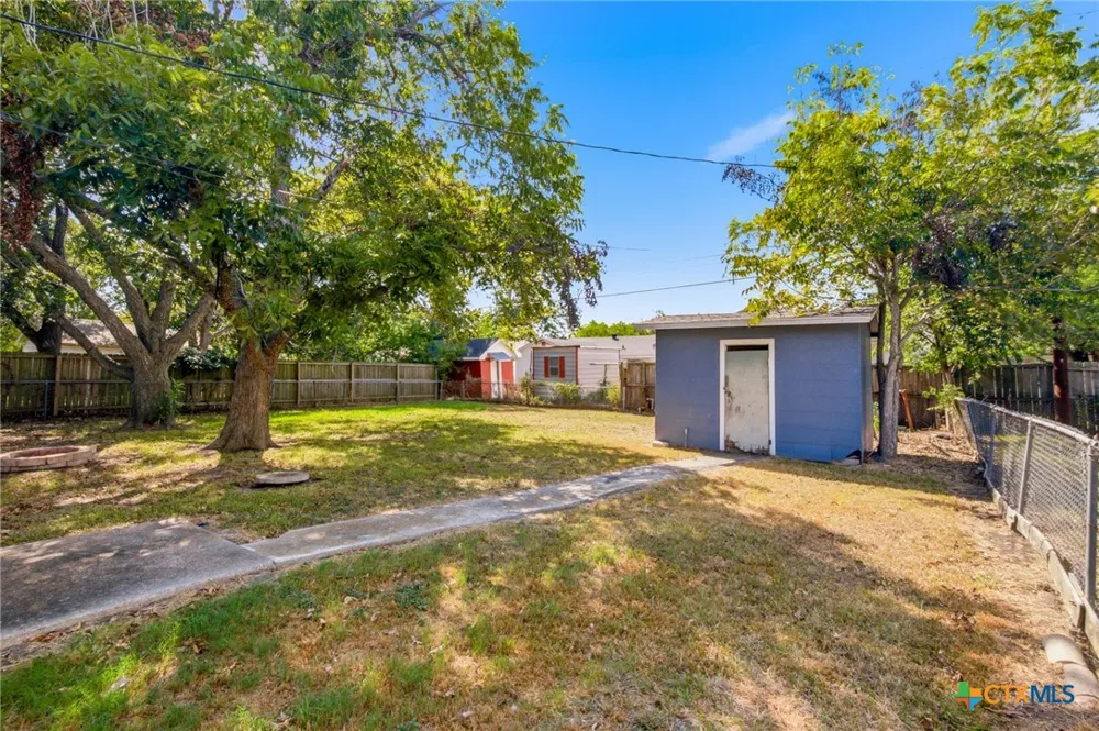 2514 Cardinal Street Victoria, TX 77901