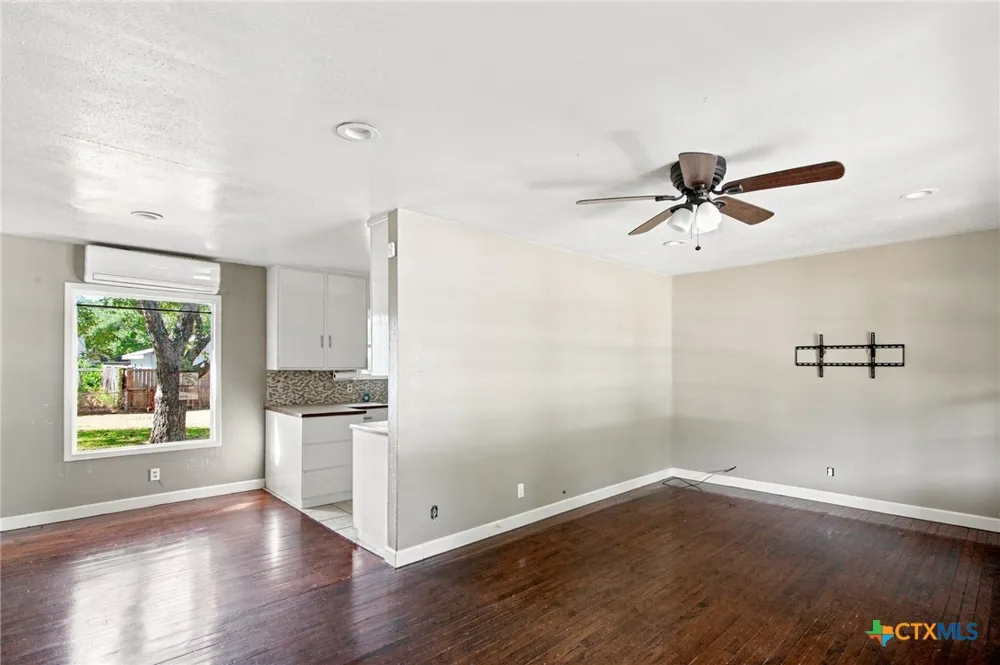 2514 Cardinal Street Victoria, TX 77901