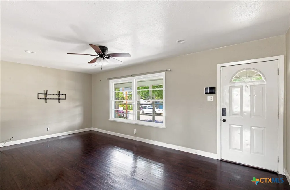 2514 Cardinal Street Victoria, TX 77901