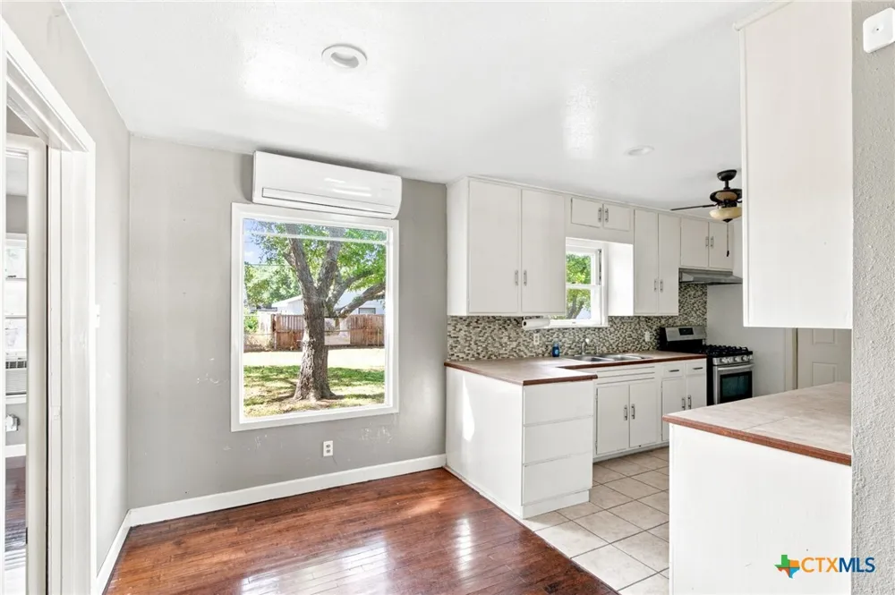 2514 Cardinal Street Victoria, TX 77901