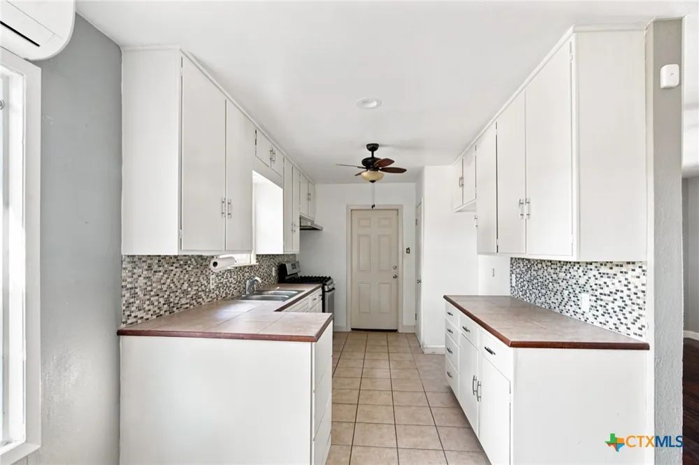 2514 Cardinal Street Victoria, TX 77901