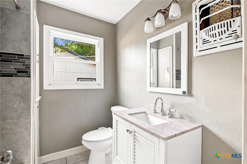 2514 Cardinal Street Victoria, TX 77901