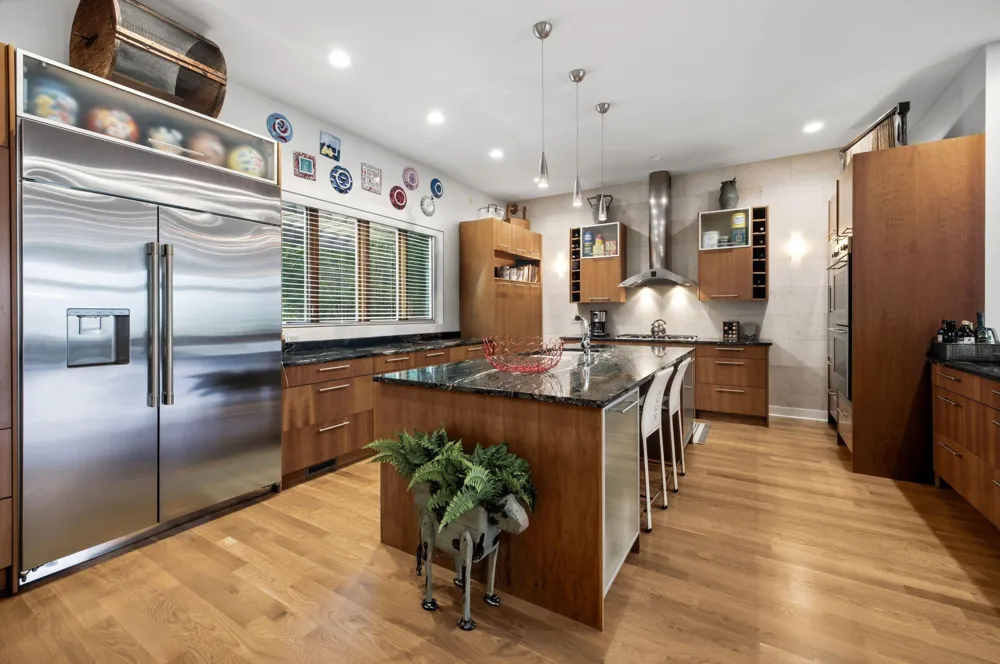 51108 Lake Park Drive New Buffalo, MI 49117