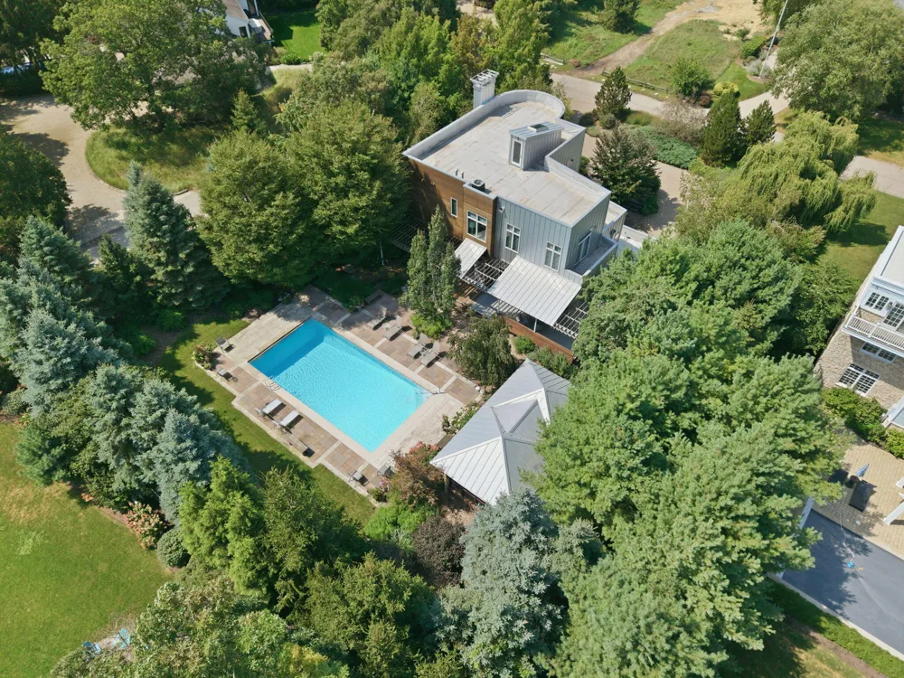 51108 Lake Park Drive New Buffalo, MI 49117