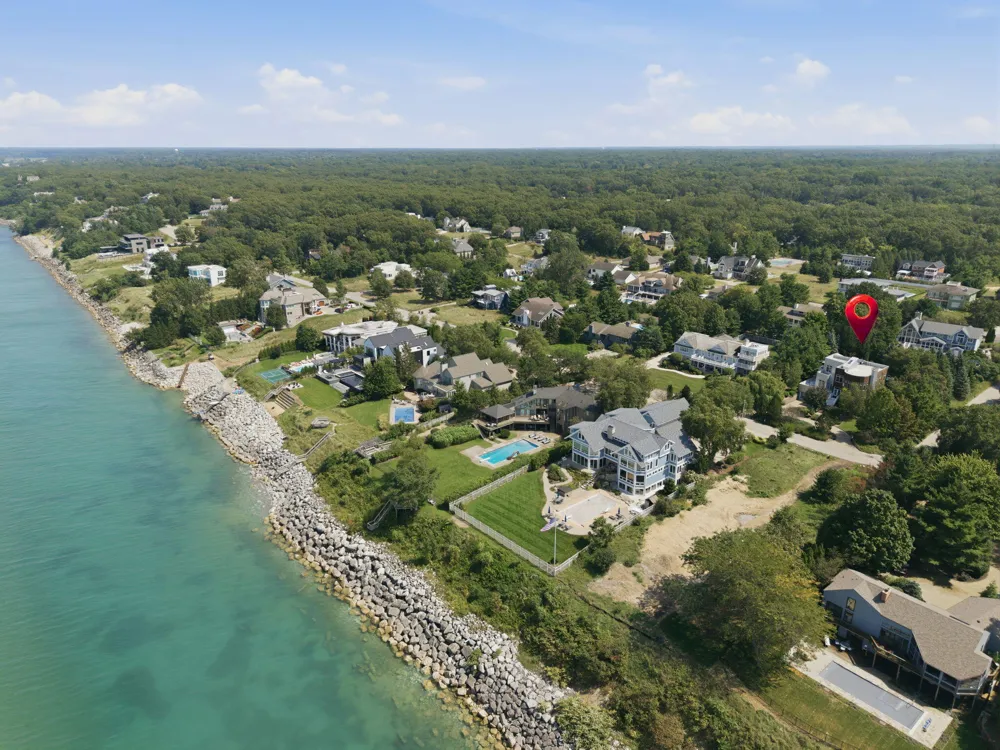 51108 Lake Park Drive New Buffalo, MI 49117