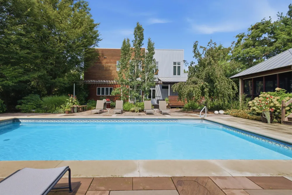 51108 Lake Park Drive New Buffalo, MI 49117