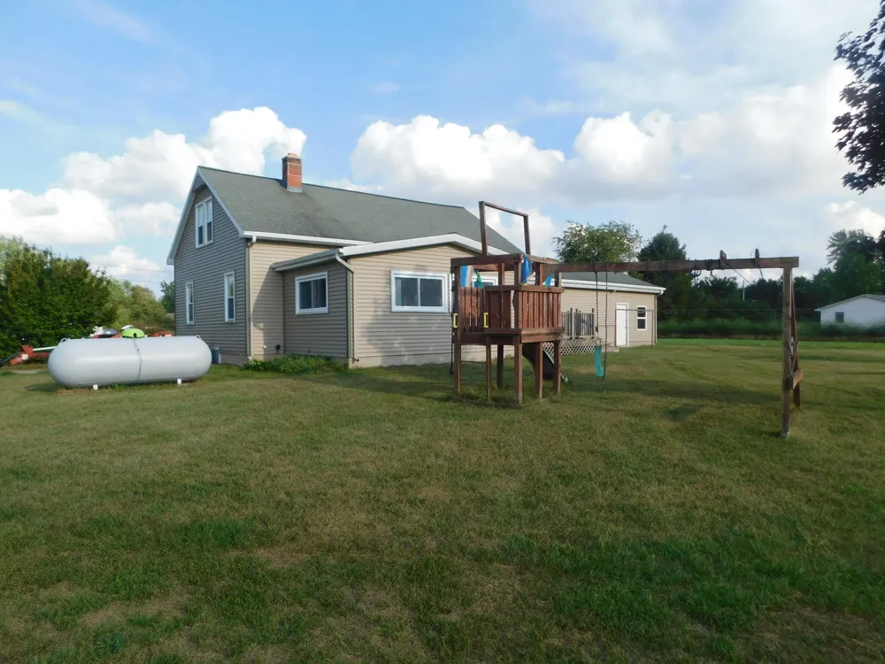 489 S Catalpa Avenue White Cloud, MI 49349