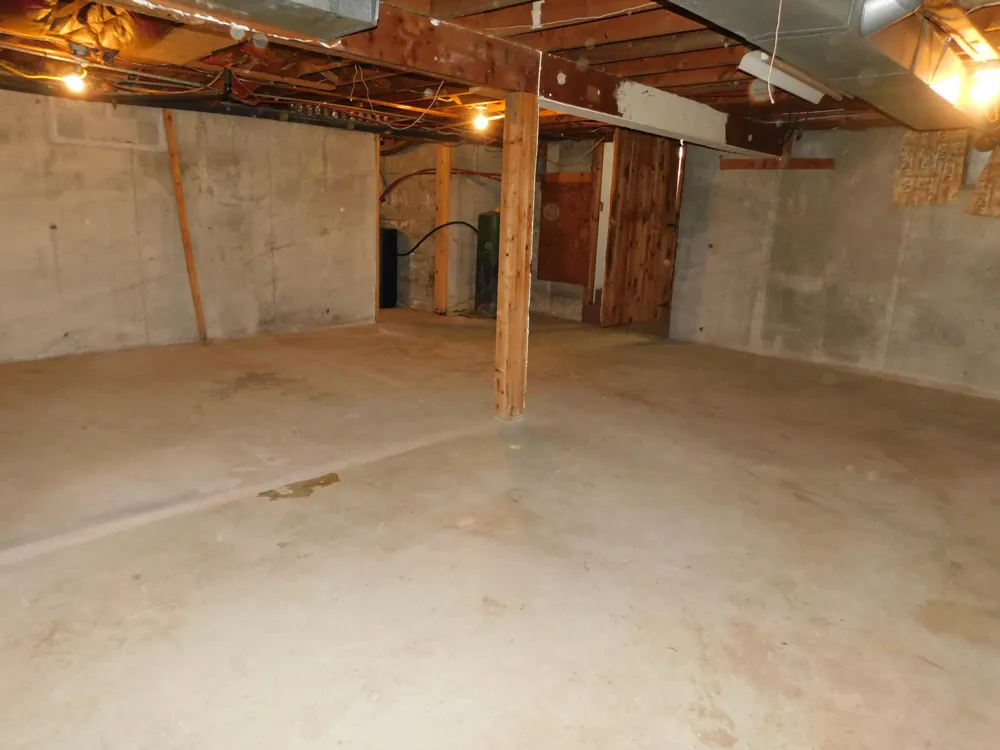 489 S Catalpa Avenue White Cloud, MI 49349