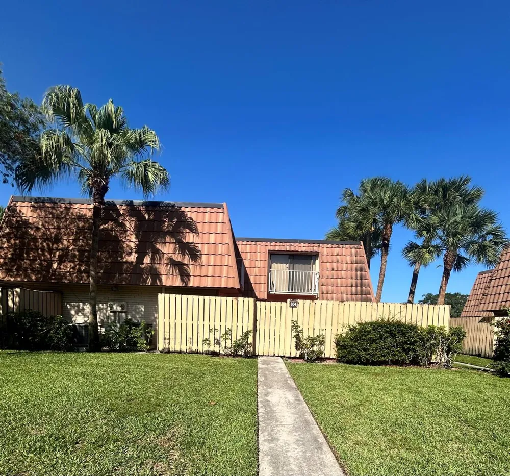 804 BLUE RIDGE CIRCLE West Palm Beach, FL 33409