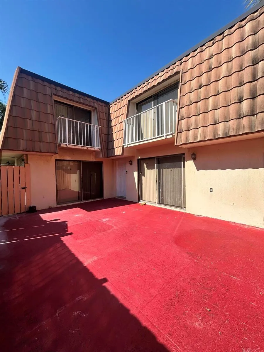804 BLUE RIDGE CIRCLE West Palm Beach, FL 33409