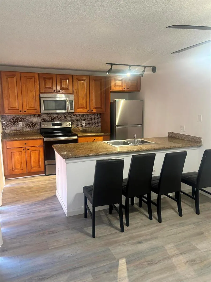 804 BLUE RIDGE CIRCLE West Palm Beach, FL 33409