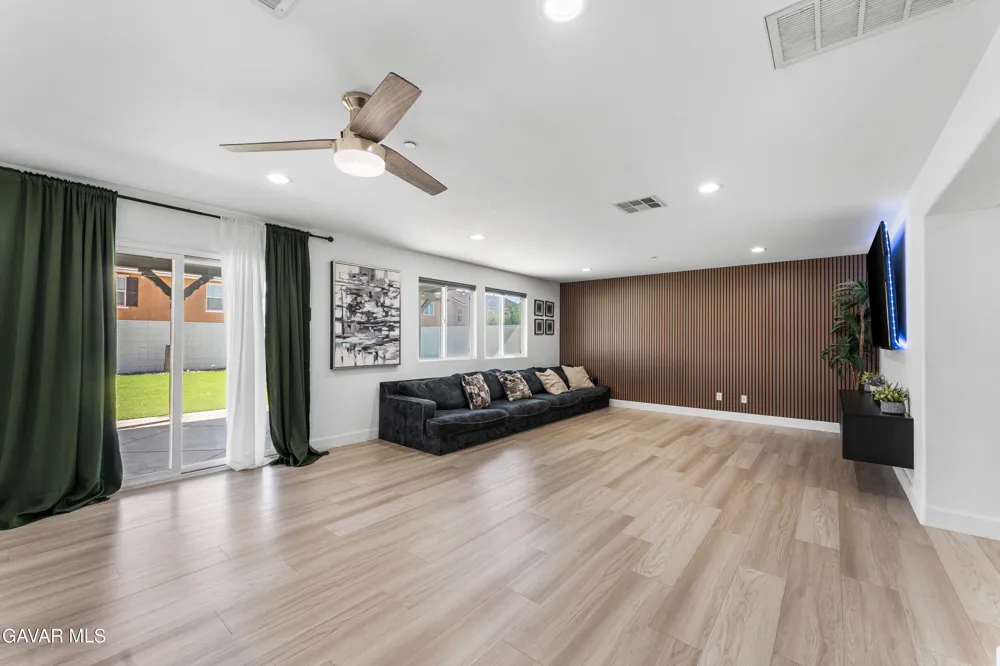 3550 Topaz Lane Lancaster, CA 93535