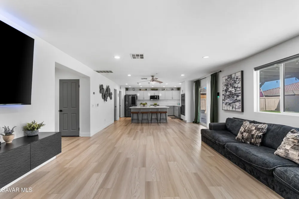 3550 Topaz Lane Lancaster, CA 93535