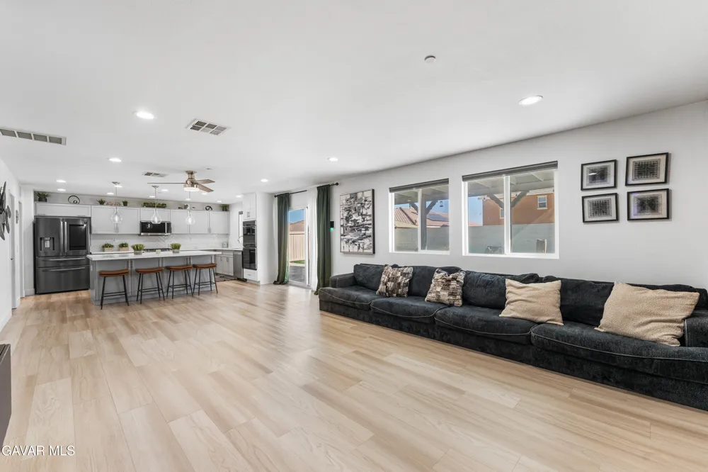 3550 Topaz Lane Lancaster, CA 93535