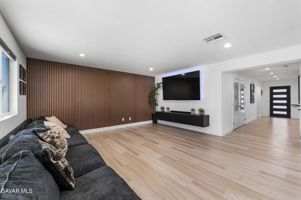 3550 Topaz Lane Lancaster, CA 93535