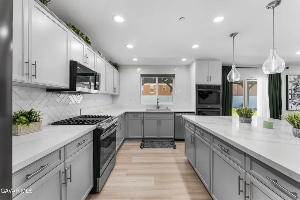3550 Topaz Lane Lancaster, CA 93535