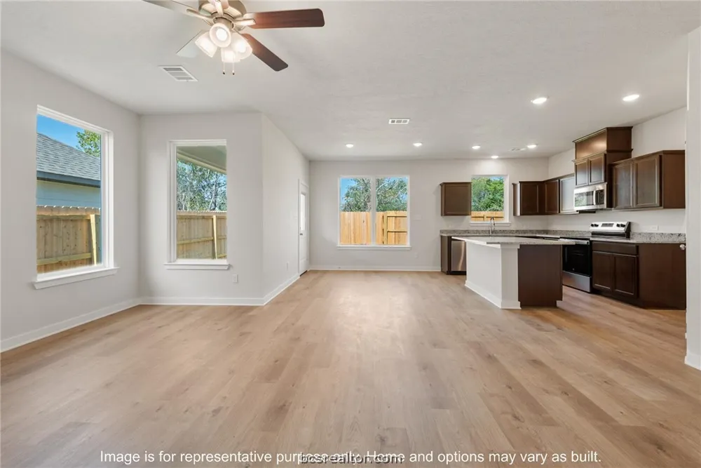 7806 Leadtree Drive Navasota, TX 77868