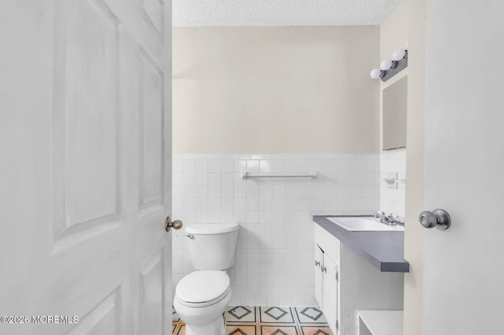 6 Beech Street Toms River, NJ 08757